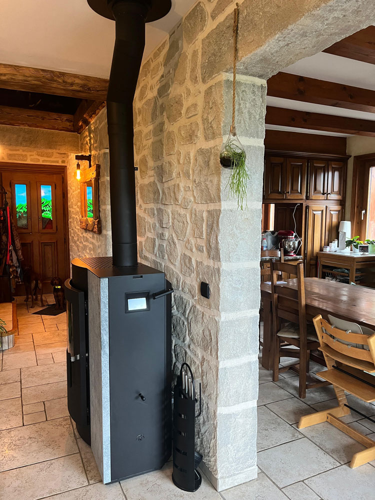 Décoration murale en pierre dans la Loire