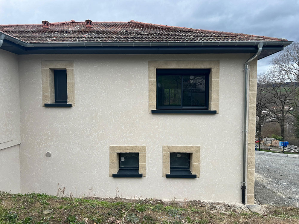 Façade imitation pierre à Courzieu