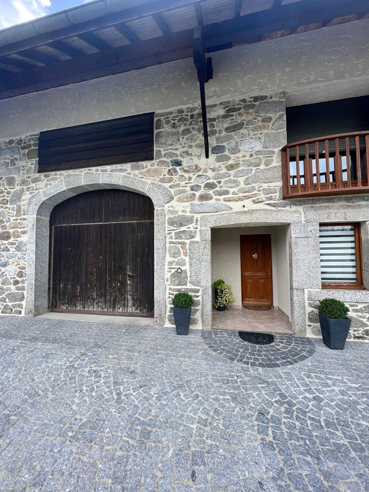 Rénovation de façade à Villy-le-Bouveret