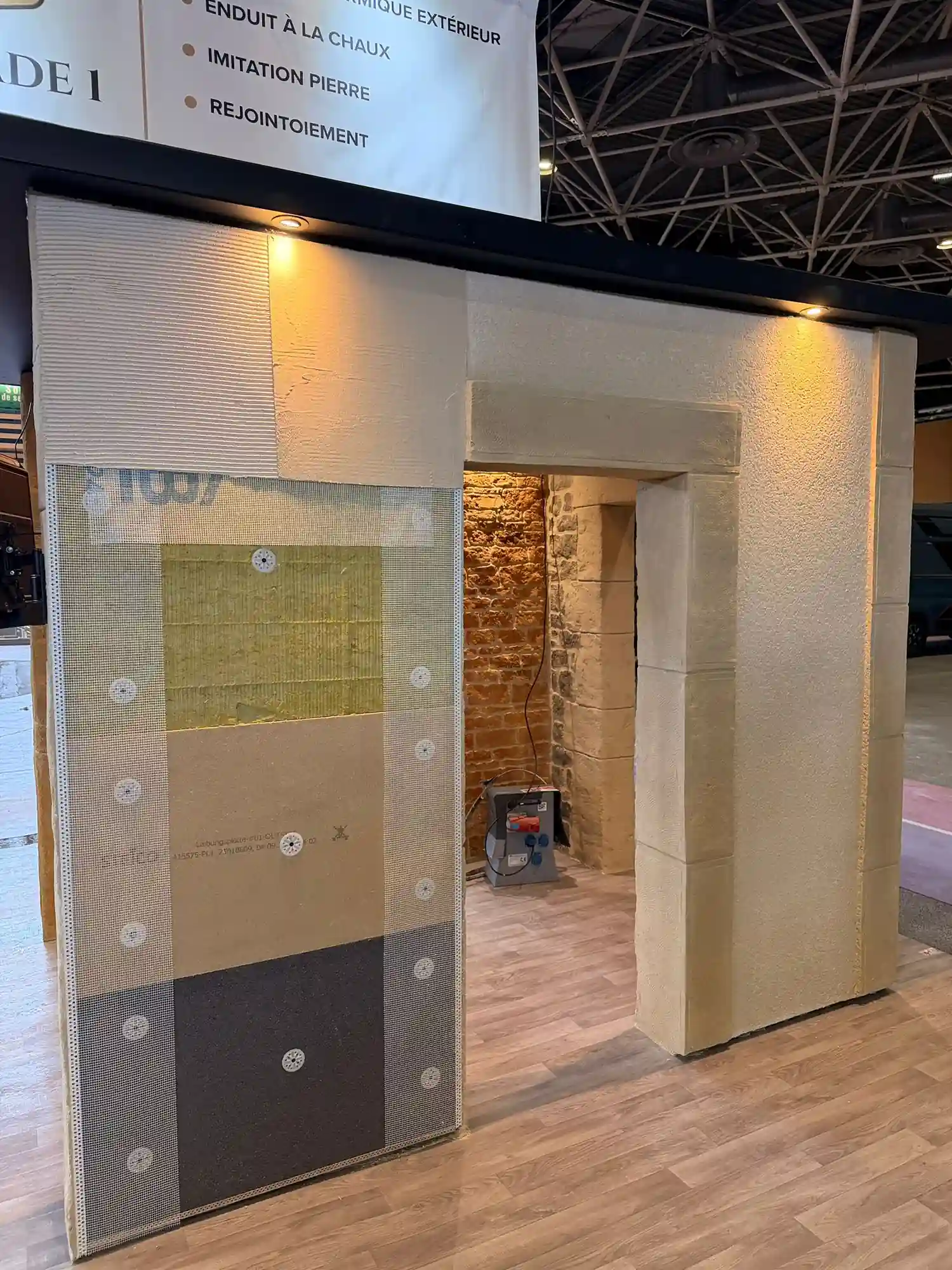 Stand rénovation façade imitation pierre Stand rénovation façade imitation pierre